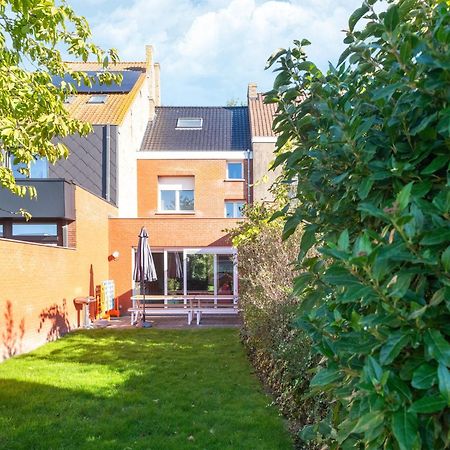 Spacious Holiday Home With Garden Nieuwpoort Eksteriør billede