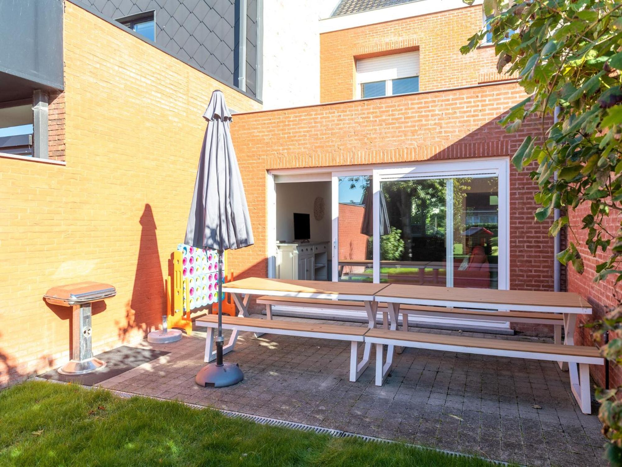 Spacious Holiday Home With Garden Nieuwpoort Eksteriør billede